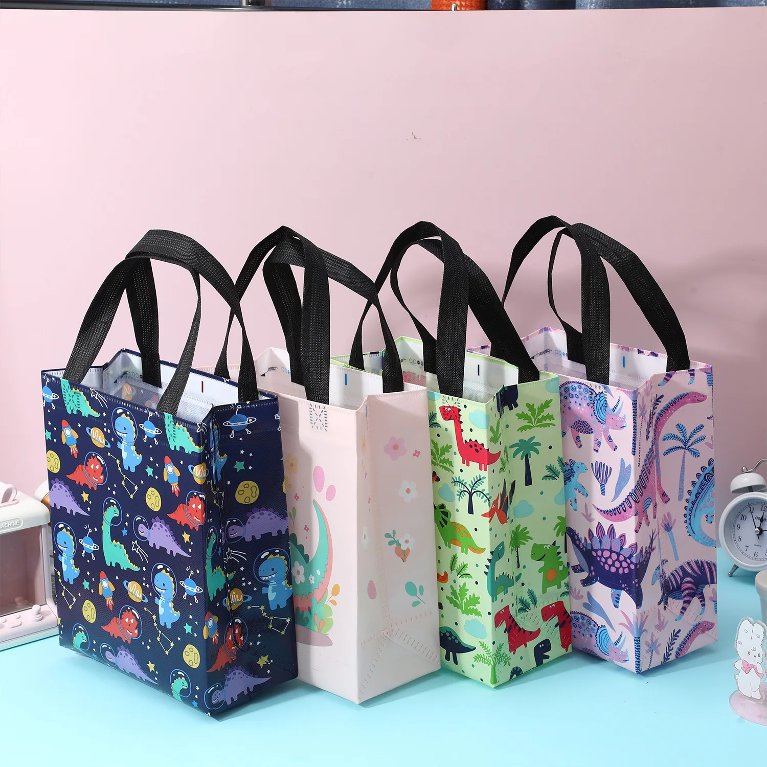 4 pz/set Cartoon Dinosaur Paper Gift Bag con manico Kid Birthday Favor confezione portatile Tote Bag Baby Shower Party Decoration