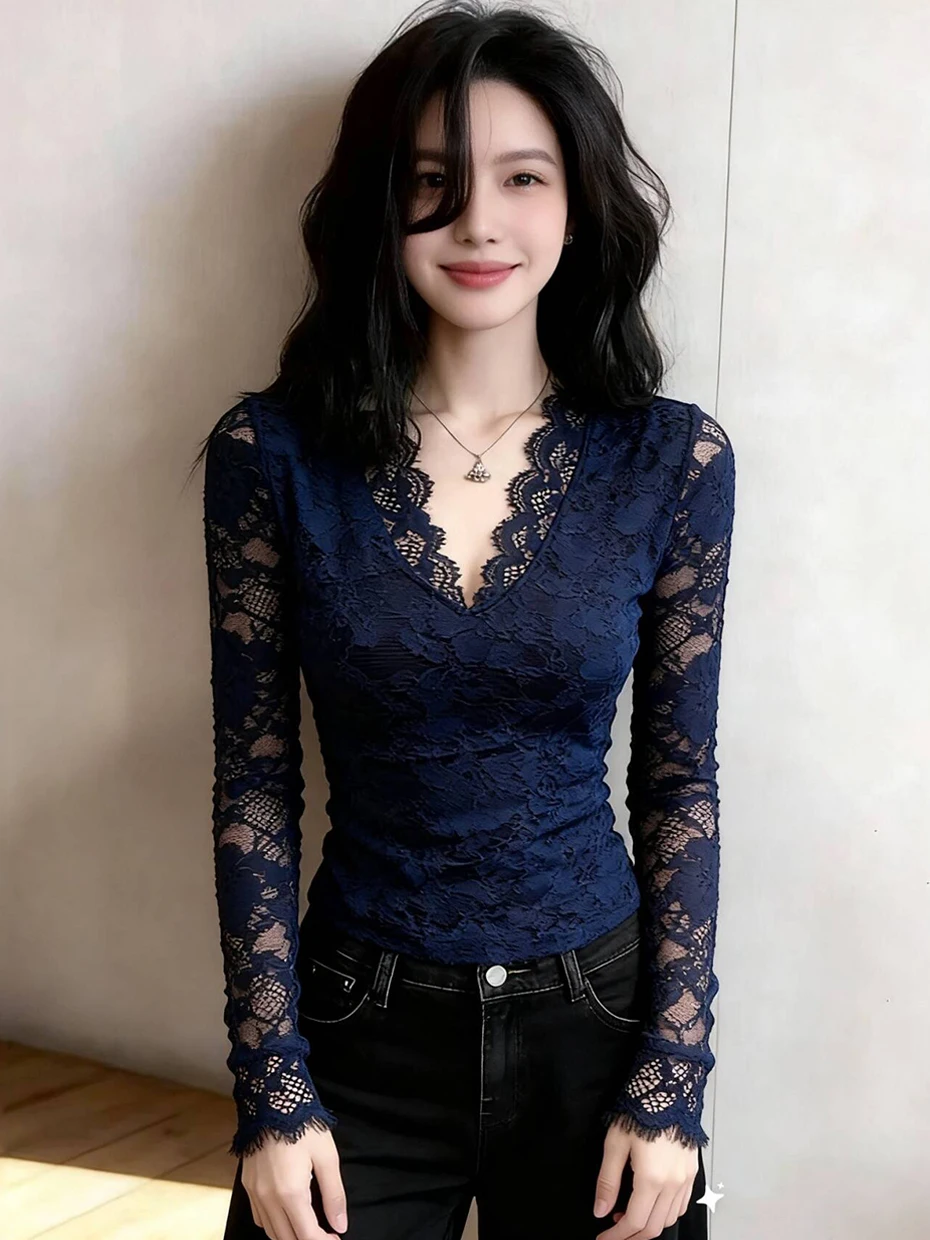 

Fashionable Lace V-Neck Long Sleeve Base Shirt Spring 2026 Slim Fit Elegant Style Women's Top Korean Style Commute Wind