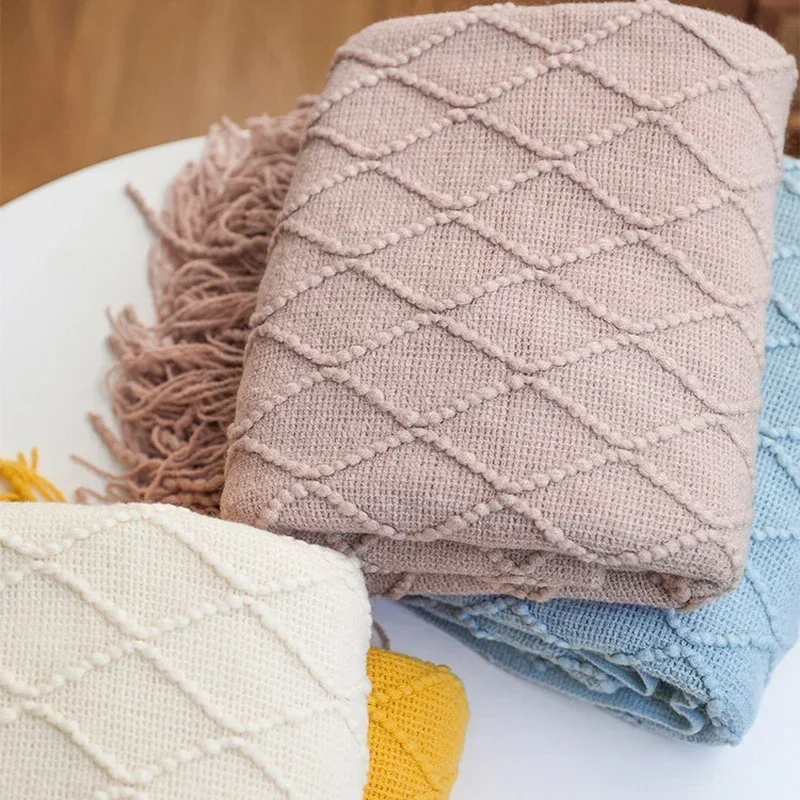 Cozy Nordic Solid Knitted Blanket – Diamond pattern Soft Throw for Sofa, Bed End, Travel & Hotel, Casual Home Decor