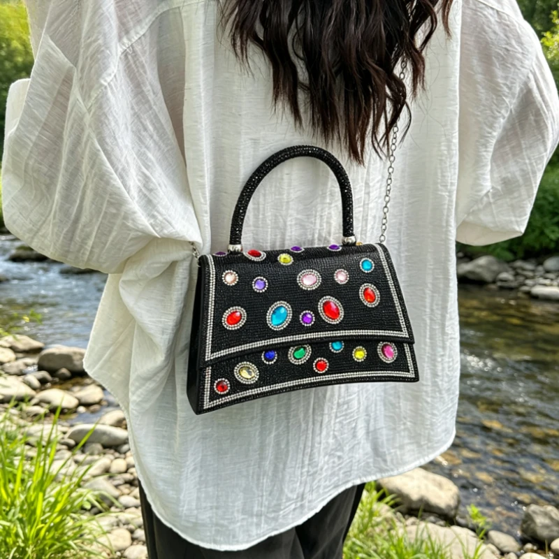 trendy-women's-crossbody-bag-fashionable-decorative-pattern-handbag-elegant-women's-shoulder-bag-with-luxury-chain-strap