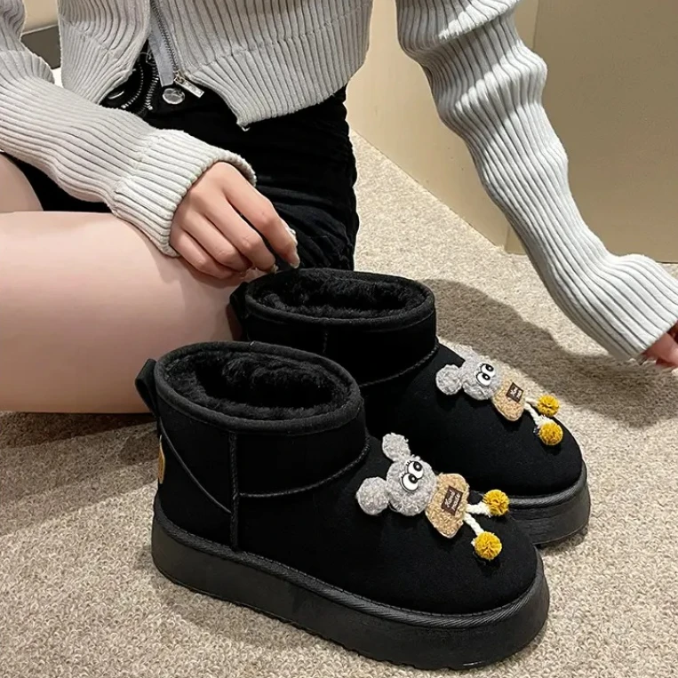 

Warm women's shoes with thick soles of fur and cotton snow boots on one foot Casual shoes