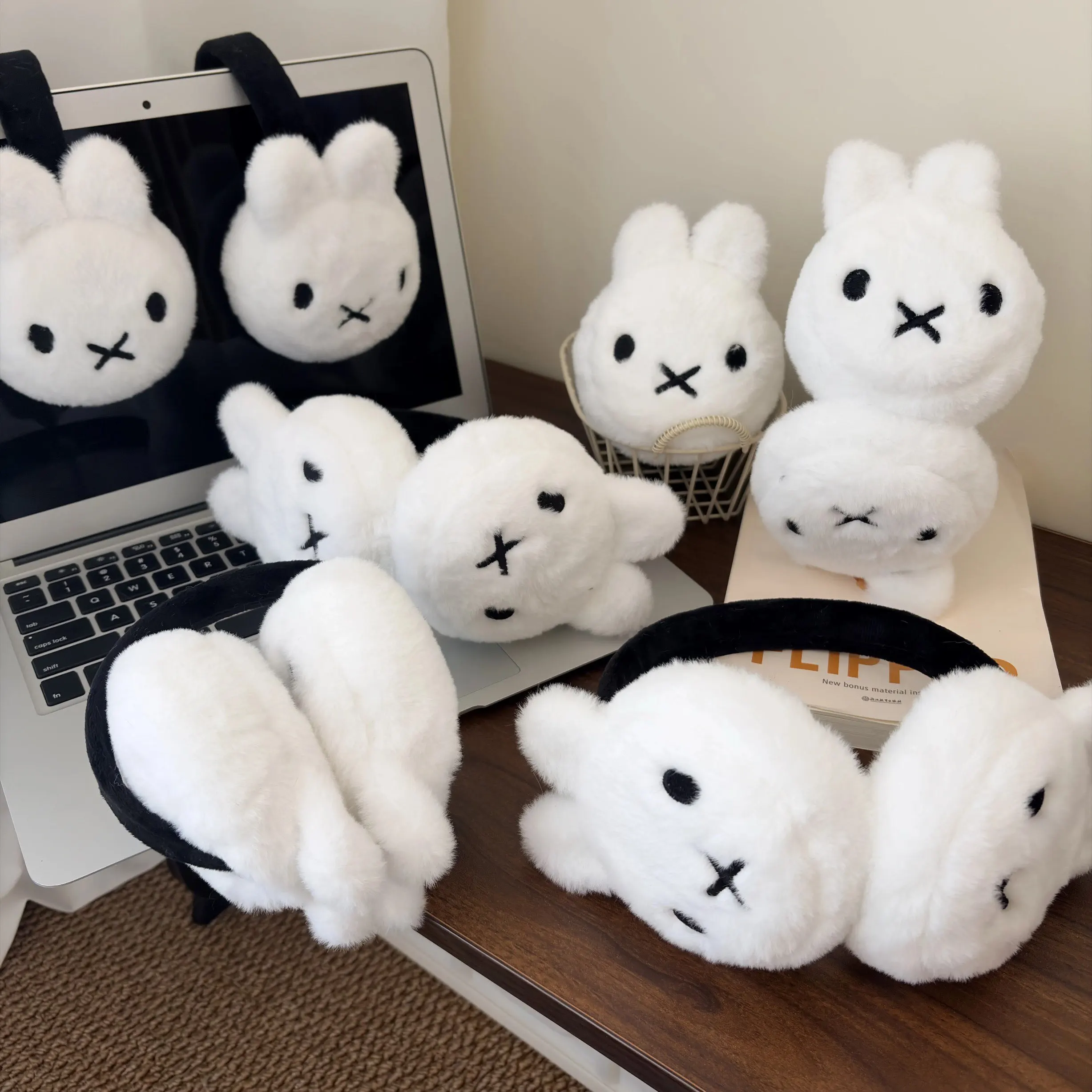 Winter Clothing Earmuffs - Penutup telinga berbentuk kelinci Miffy berwarna