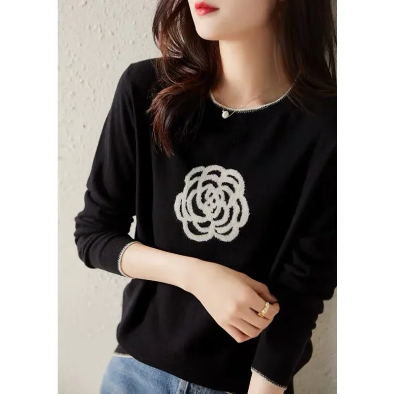 

2022 Spring and Autumn New Women's Round Neck Contrast Color Worsted Wool Knitted Sweater Elegant and Fashionable Jacquard Type