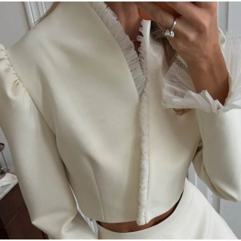 Eleganter Damen-Mantel mit Stehkragen, Mesh-Patchwork, langen Ärmeln, kurzem Schnitt und Rock mit Taschen – Herbstliche Party- und Bürokleidung 2026 – Detail 1