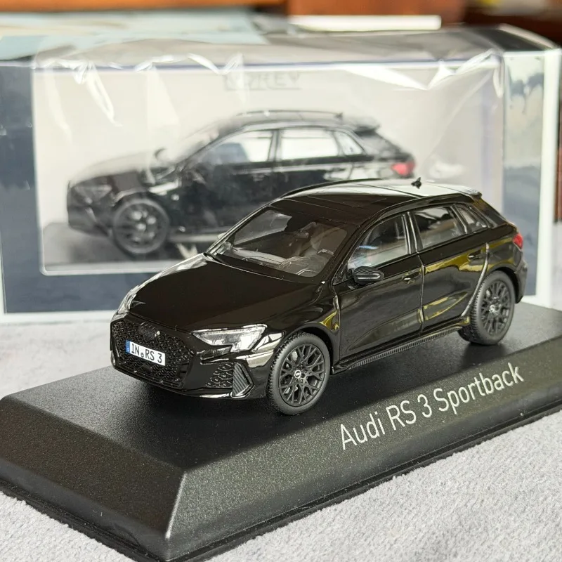 

Масштабная модель автомобиля Norev 1:43, Audi RS3 Performance 2025 года, черная, из литого сплава