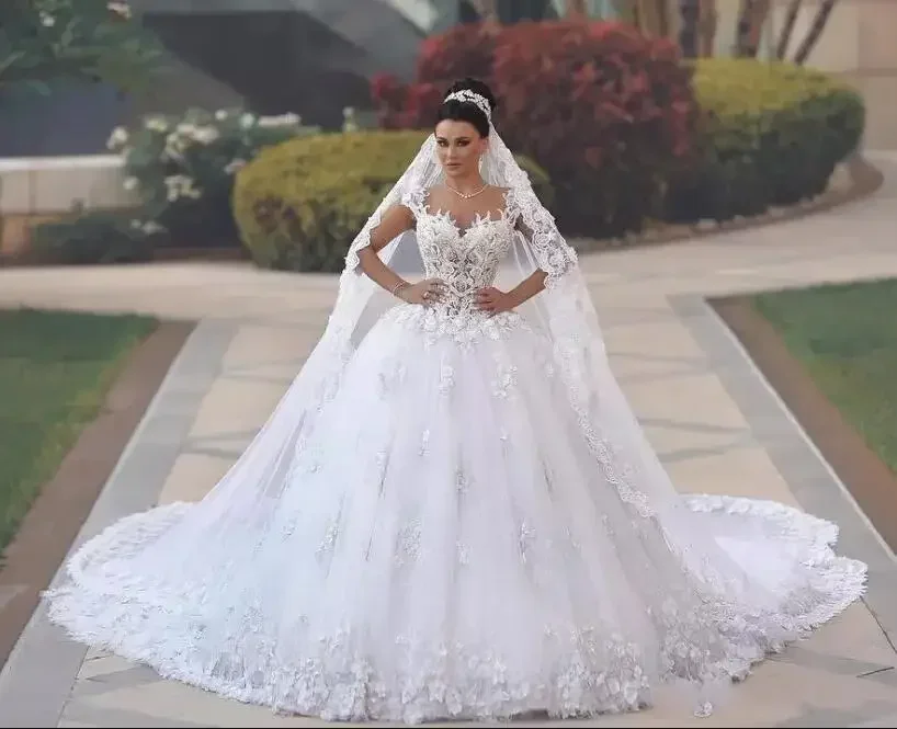 

Customized Beauty Sweetheart Robe Mariage Lace Appliques Wedding Dresses Sweep Train Backless Plus Size Ballgown Bridal Gowns