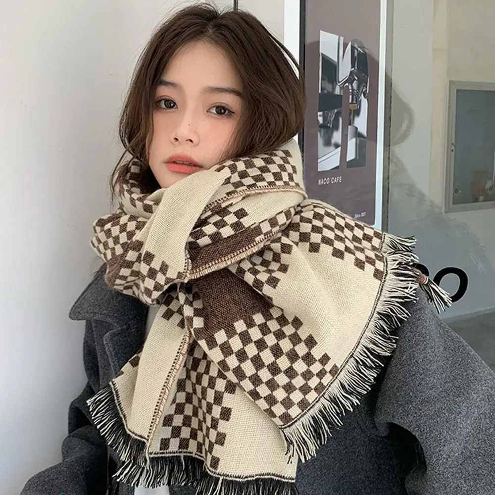 Bufanda larga femenina de lana sintética con borlas y diseño de tablero de ajedrez cálido, bufanda de estilo coreano, chal, accesorios de ropa, bufanda de Otoño Invierno