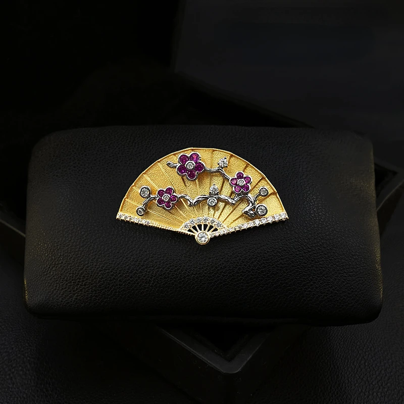 Chinese Style Plum Blossom Folding Fan Brooch Exquisite High-End Women Suit Pins Classical Cheongsam Fashion Accessories Jewelry