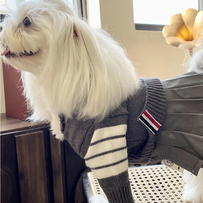 Luxury Fashion Dog Sweater Coat with Dress Wholesale New Dog Clothes Autumn Fashion Design Knitted Sweater Cardigan Pet Clothing