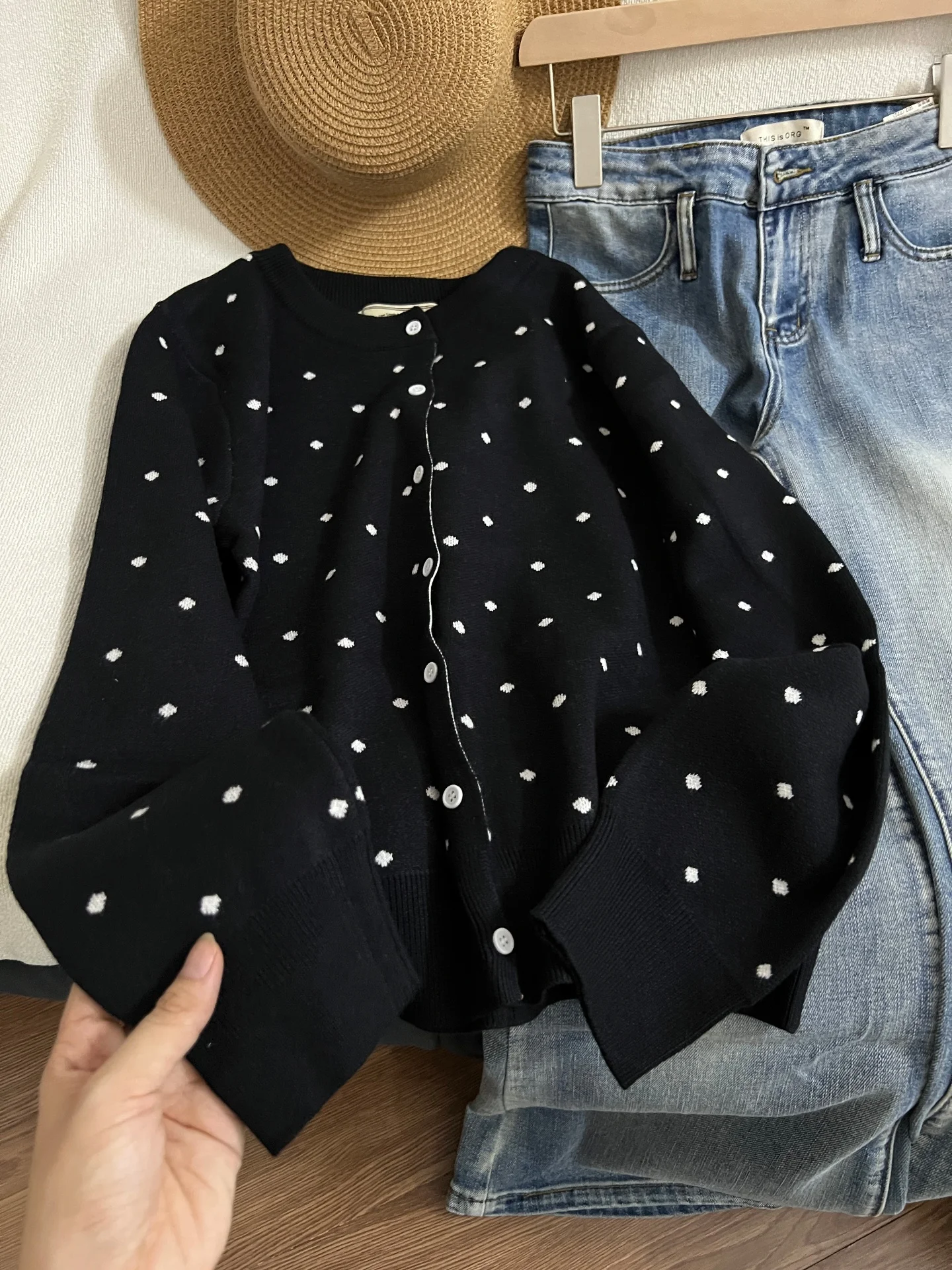 

Осенний вязаный кардиган в горошек для женщин, универсальный облегающий корейский свитер с круглым вырезом, простые мягкие дорожные пальто