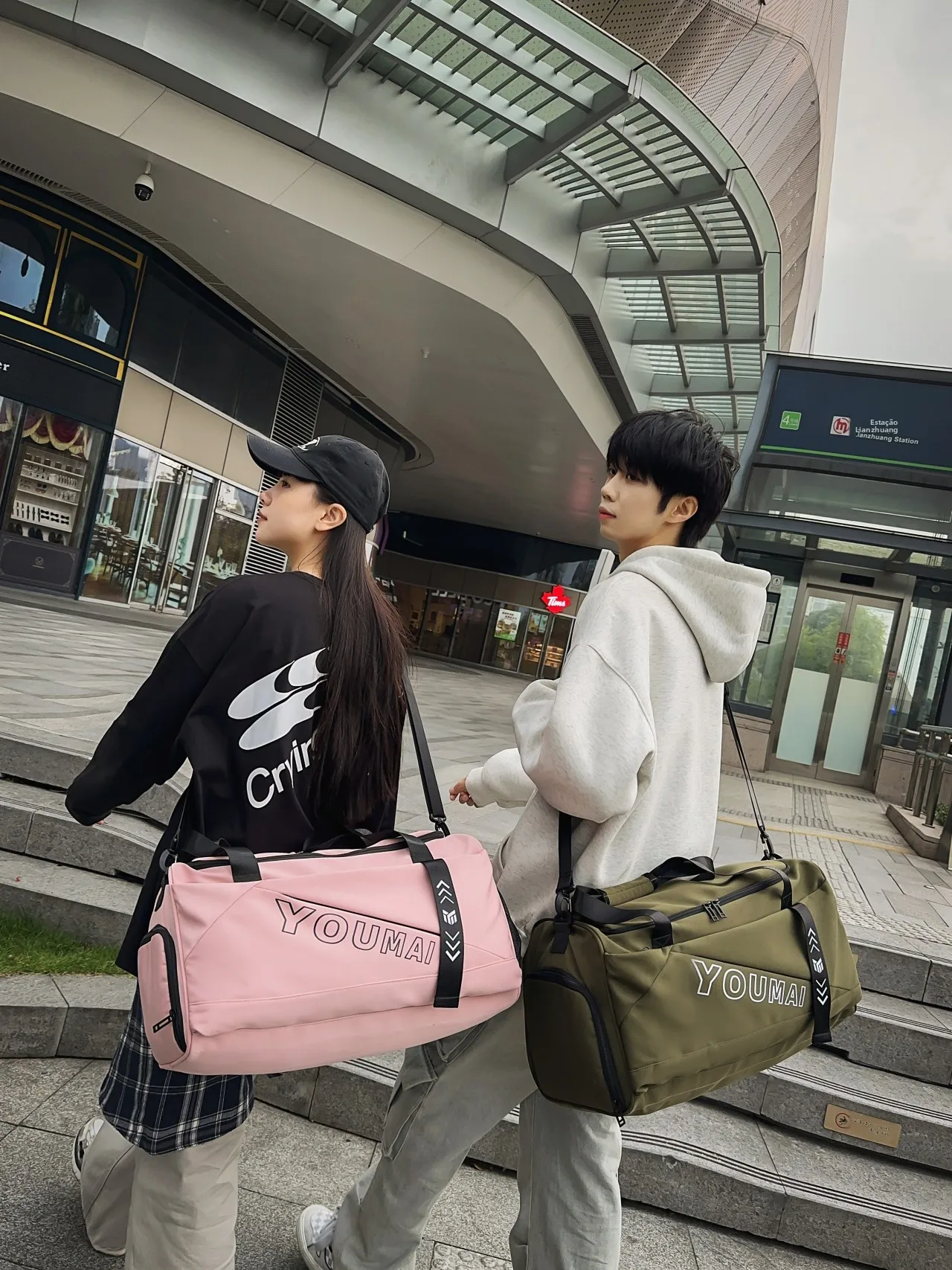 fashionable-large-capacity-travel-storage-bag-short-trip-sports-fitness-bag-can-be-cased-in-luggage-leisure-unisex-youth