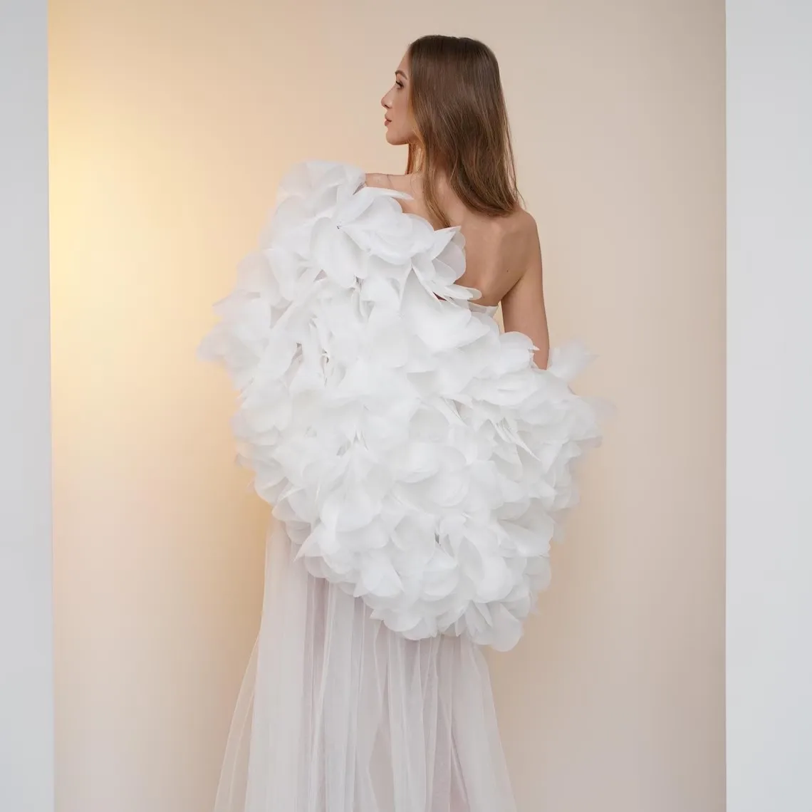 

Customized Bridal Flower Cape with 3D Floral Applique Unique Wedding Accessory for Modern Bride