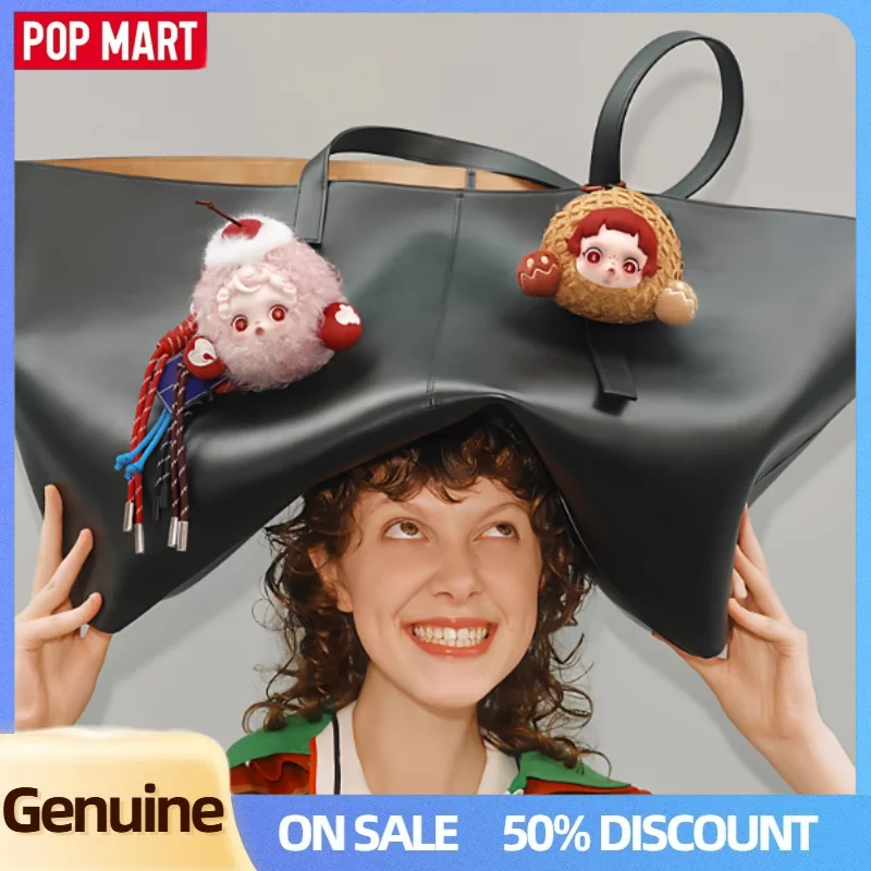 Genuino Popmart Skullpanda ¡Me encontró! Serie Bolsa para auriculares Accesorios de moda Funda para auriculares de moda de felpa Regalo lindo para Amigo