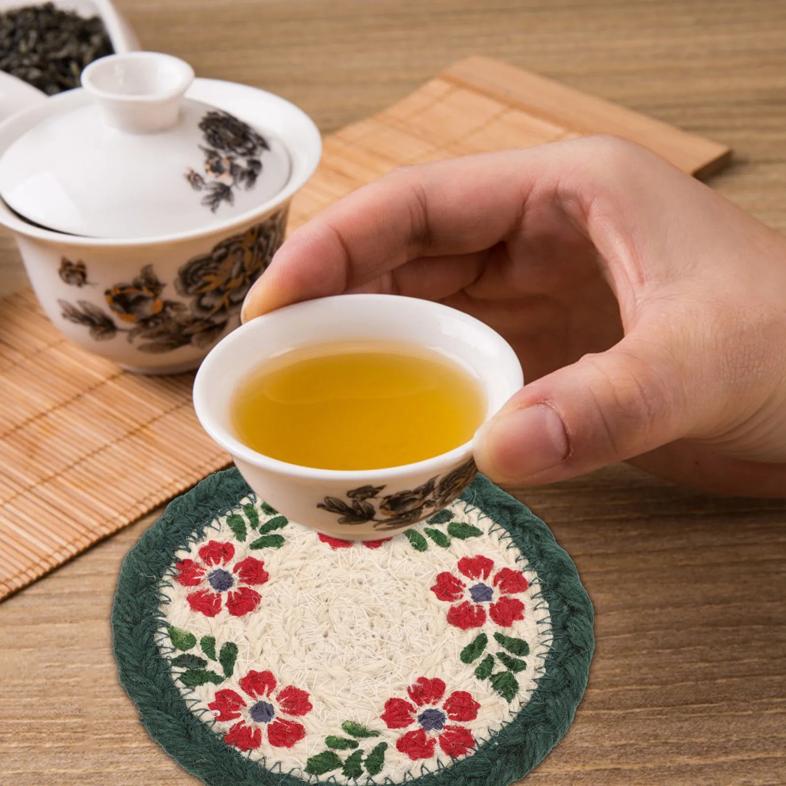 Set di tovagliette rotonde intrecciate intrecciate a mano Sottobicchiere in corda di iuta naturale Tavolo da pranzo resistente al calore Pentola da cucina multifunzionale Anti