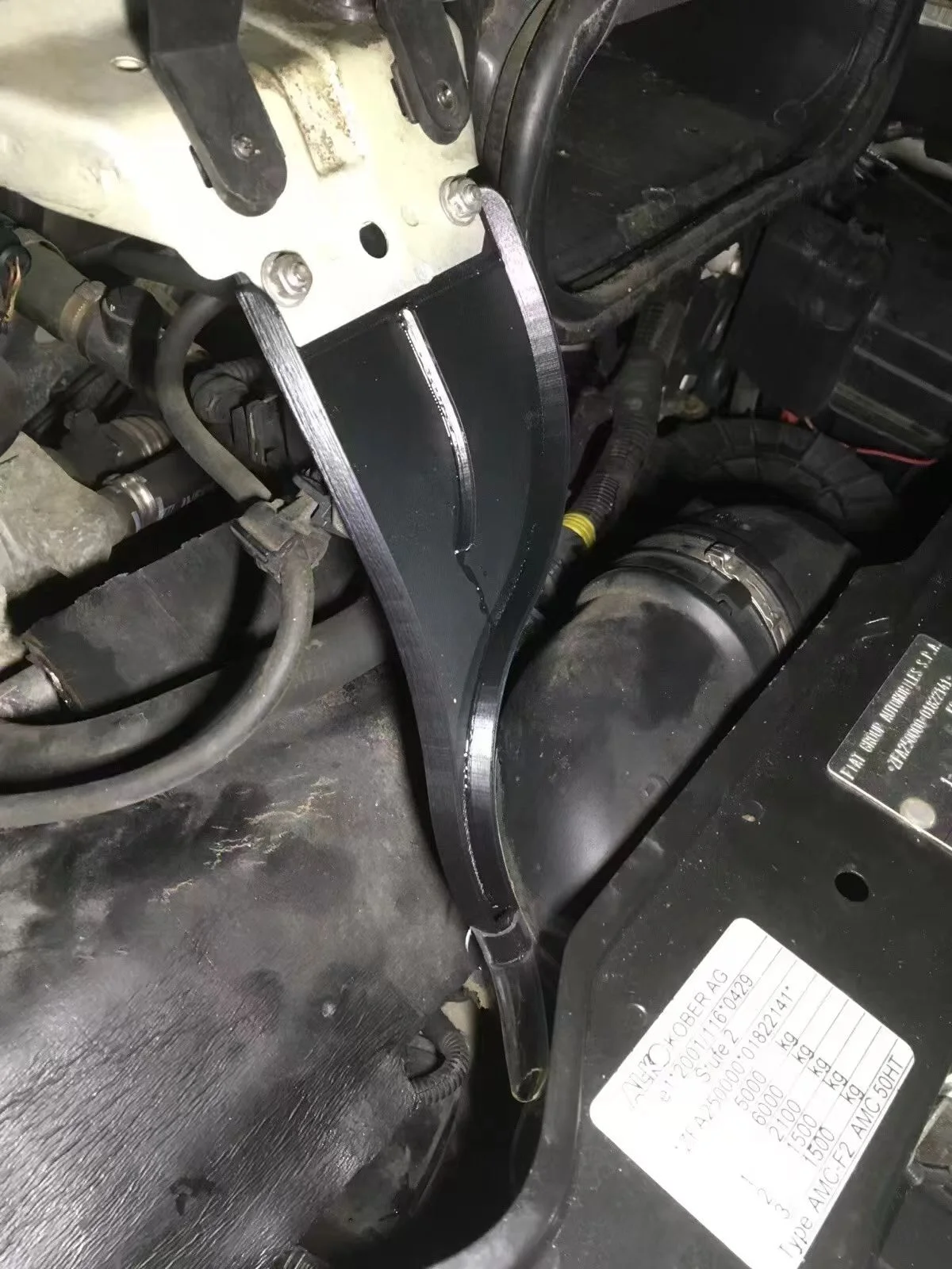 

1pc RV Engine Water Deflector Drainage Funnel For Fiat Citroen Peugeot Motorhome Caravan Camper Van RV Accessories