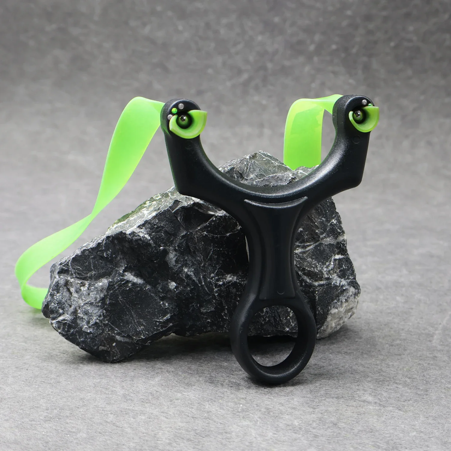 

High-quality Black Resin U-shaped Slingshot Portable Outdoor Shooting Practice and Entertainment Tool Small Slingshot