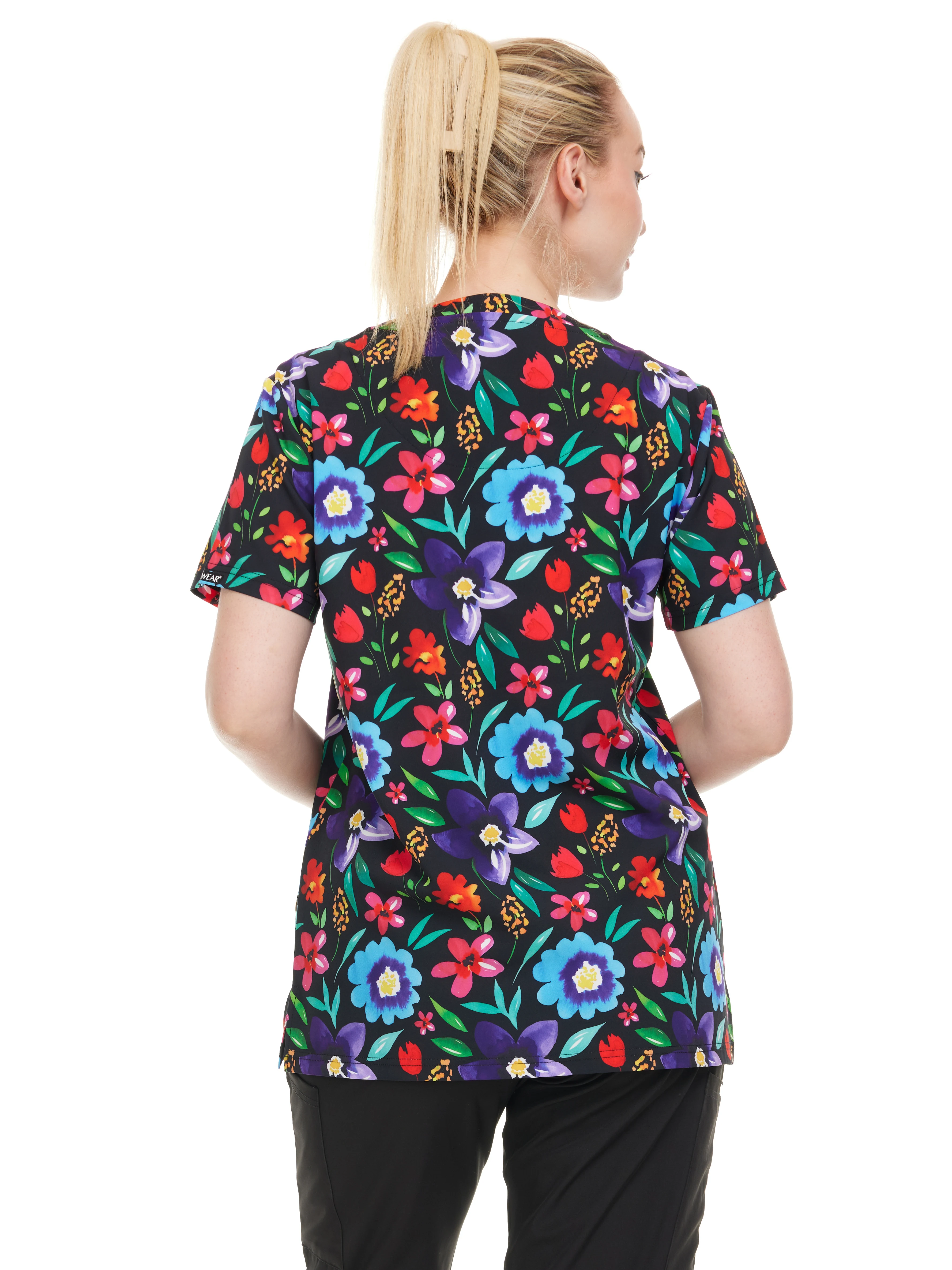 HEAL+WEAR Women's Scrub Top V-Neck Floral Print Multiple Convenient Pockets. 4-Way Stretch Spandex. Wrinkle-Resistant