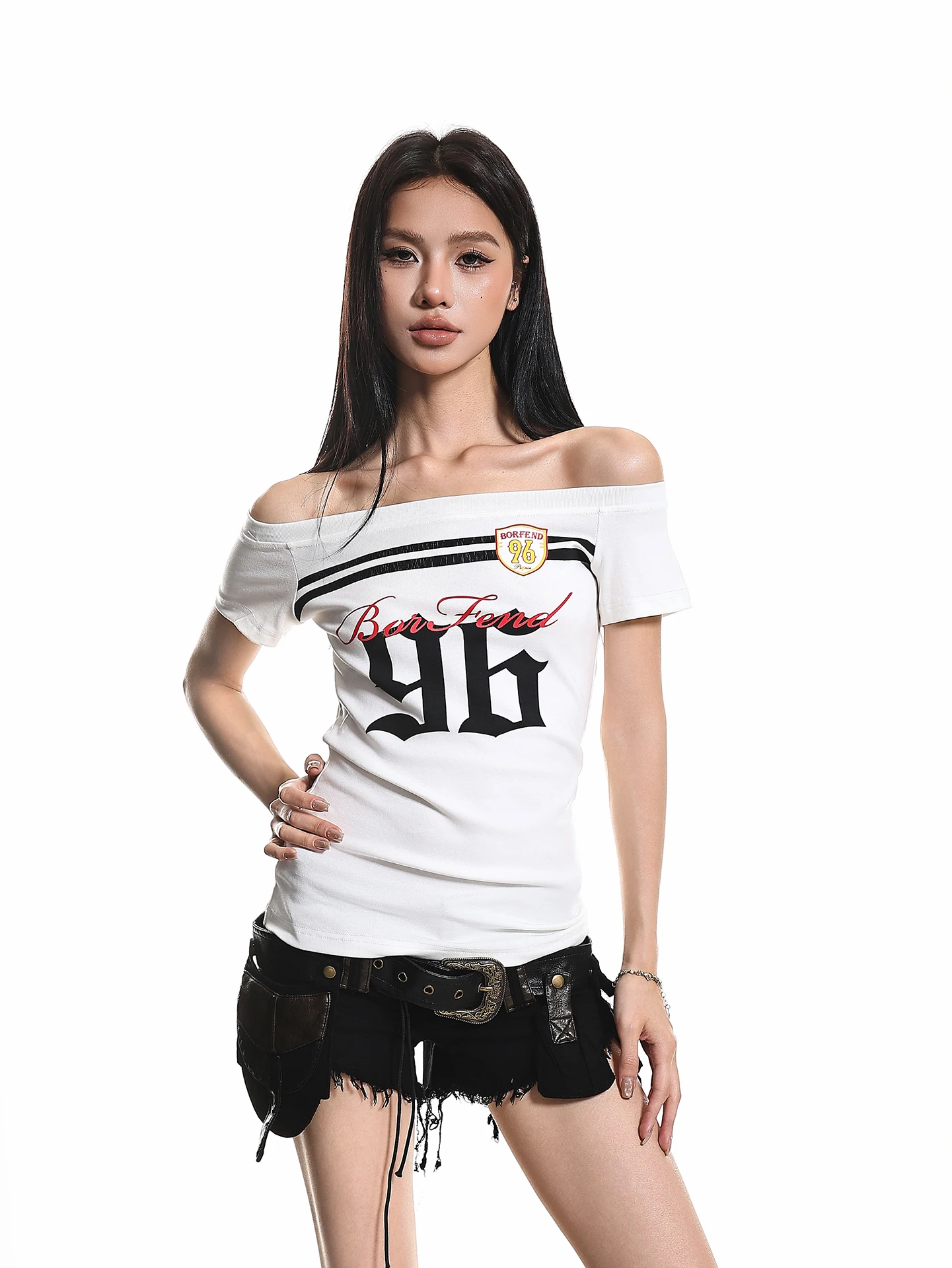 

Летняя женская футболка с коротким рукавом и одним открытым плечом, облегающая, в стиле Spicy Girl, с принтом, повседневный топ в американском ретро-стиле, в стиле спортивной формы