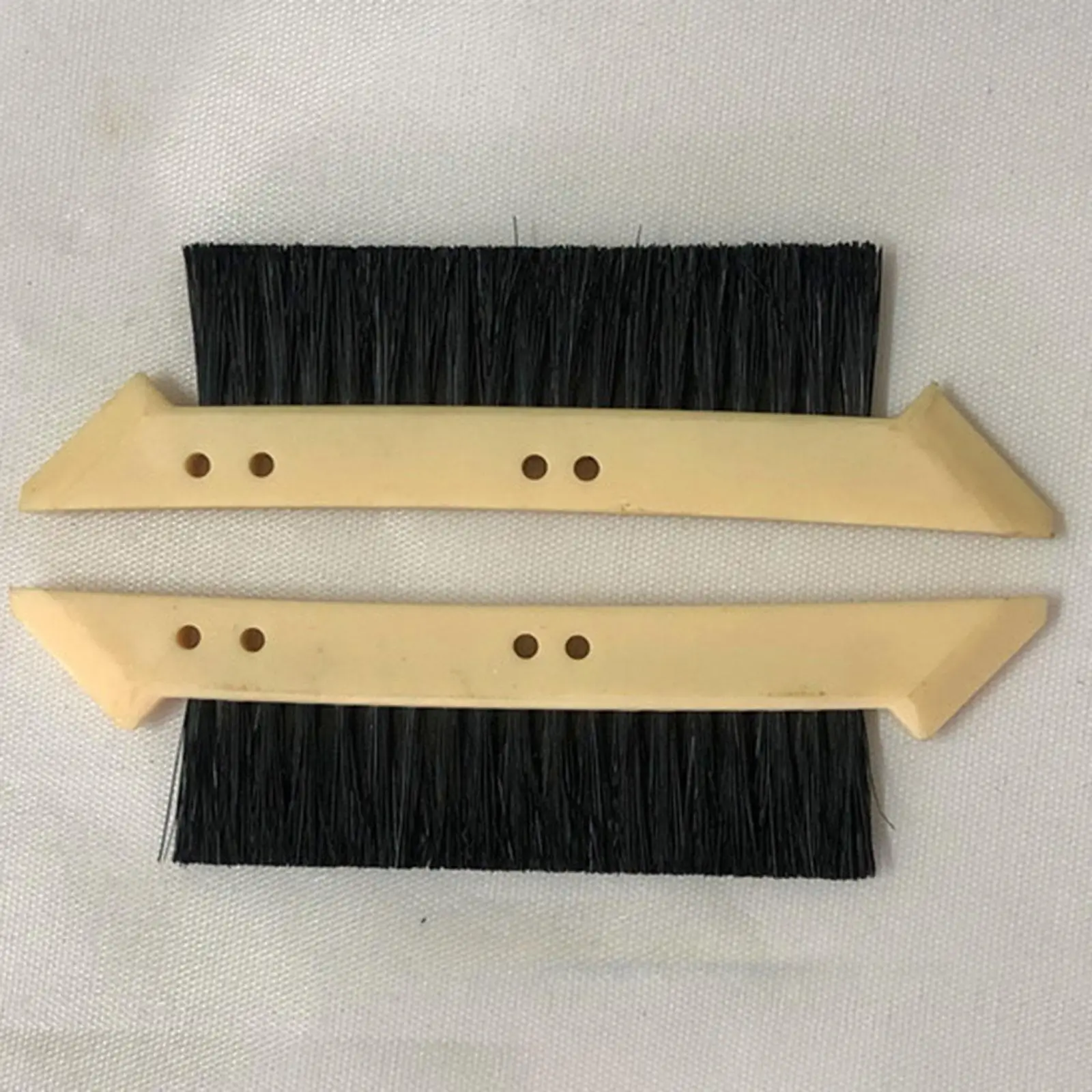 Ergonomic Latch Opening Brush Knitting Machine Accessory Intarsia Gear Brush for KR830 KR840 Sturdy Plastic Crochet Hook