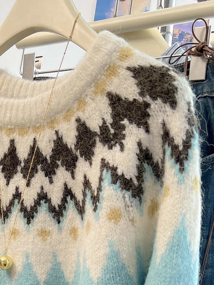 Sweter z dzianiny na co dzień Vintage sweter z okrągłym dekoltem sweter Design Sense niszowe topy 2025 nowa damska ciepła dzianina