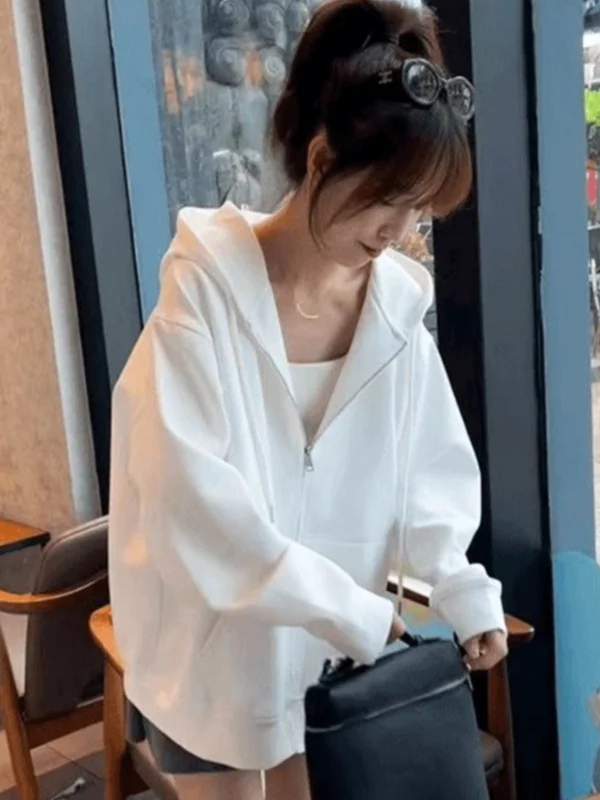 

Женская свободная толстовка на молнии с капюшоном, длинный рукав, белая, удобная, в корейском стиле, с принтом, из полиэфирного волокна