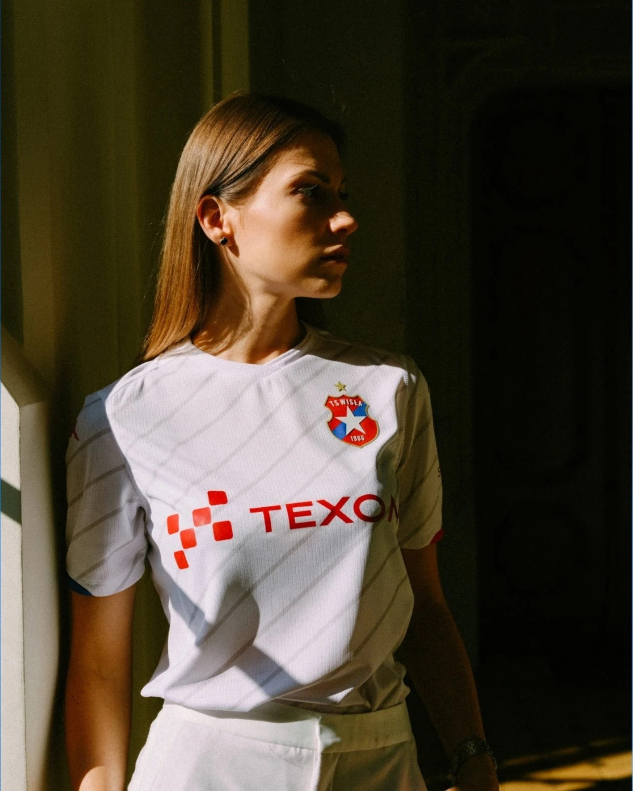 25-26 I liga polska Wis Krakow المنزل لكرة القدم جيرسي الخريف الرياضة الجافة بسرعة تي شيرت رجالي ملابس الأطفال المحملة Y2k امرأة