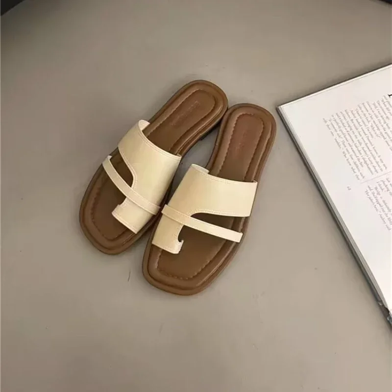 Slippers New Summer Korean Brown Toe retraction Flat Shoes Vintage Simple Leather Ladies Women Walking Outdoor Beach Sandals