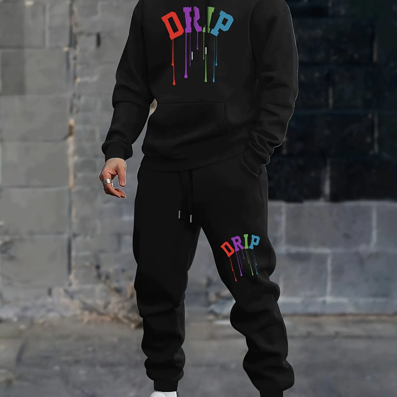 

Printed men's comfortable hooded sports suit, fashionable and casual, made of regular knitted fabric with medium elasticity