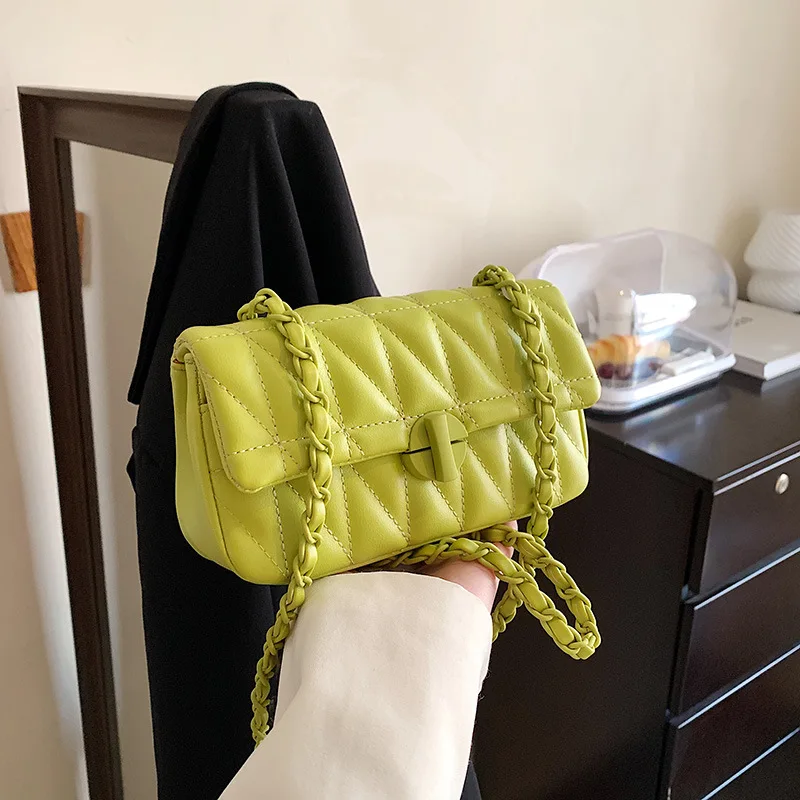 Single Shoulder Niche Design Embroidered Diamond Grid 2024 New Fashionable Versatile Chain Minimalist Women\'s Bag