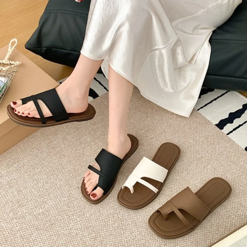 Summer New Women's Sandals Casual Minimalist Versatile Flat Shoes Outdoor Roman Beach Flip Flops Light Non Slip Women's Slippers