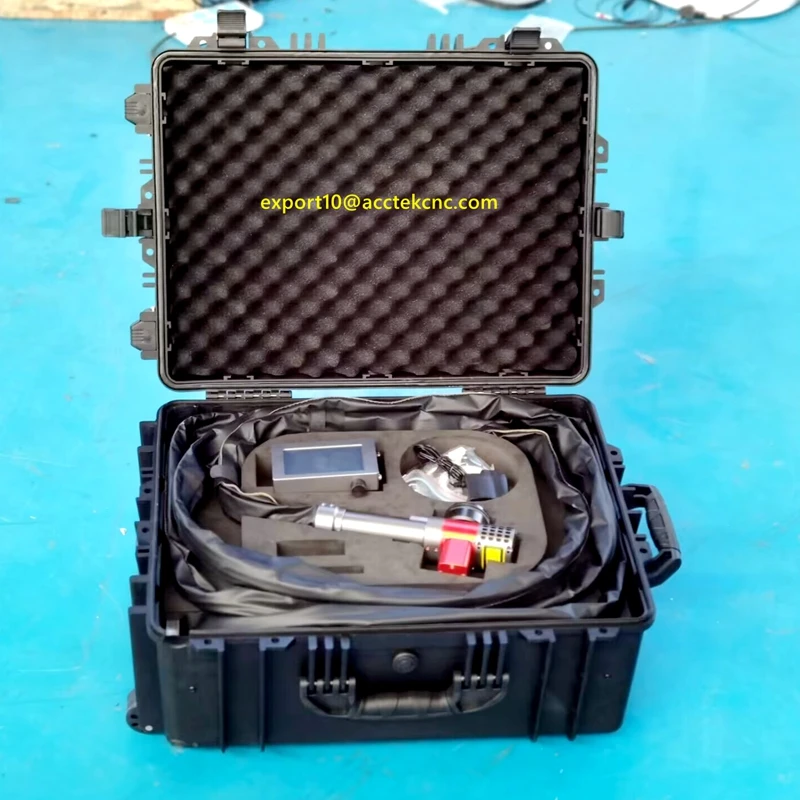 Macchina di pulizia laser 2023 con valutazione top, pulitore laser a fibra tipo carrello per la rimozione di ruggine e vernice