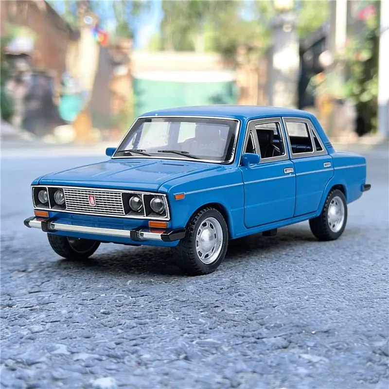 

Масштабная модель автомобиля LADA NIVA 1:24, классический литой металлический полицейский автомобиль, имитация со звуком и светом, коллекционная игрушка для детей, подарок