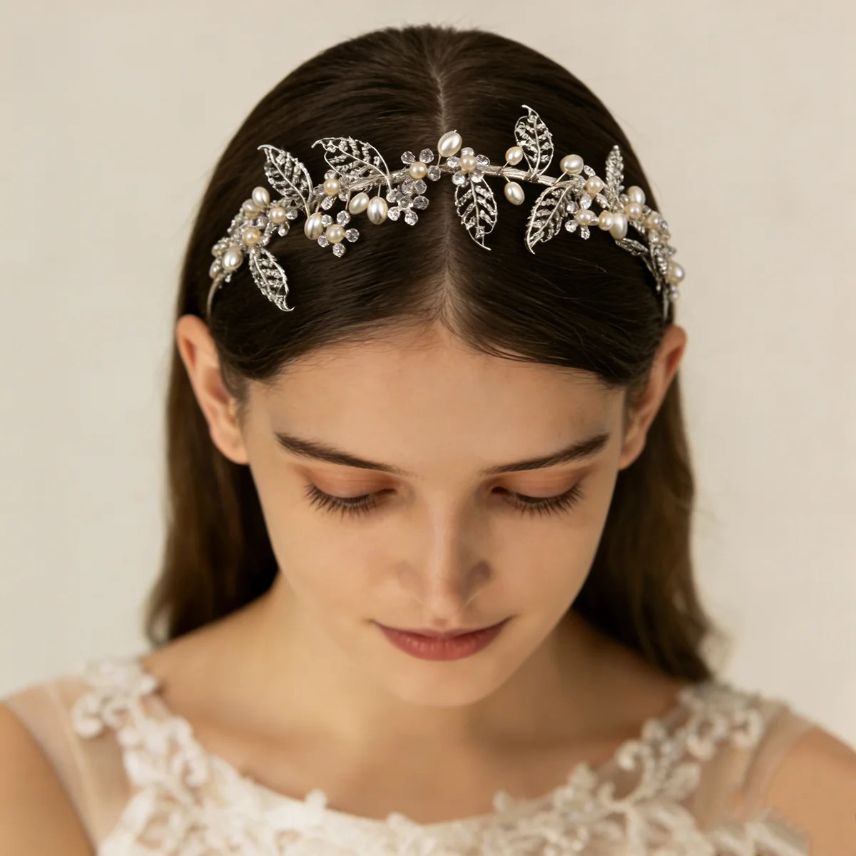 

Серебряная корона принцессы, ретро жемчужные аксессуары для волос для женщин, металлический лист, изысканная тиара, головные уборы, вечерние свадебные повязки для волос