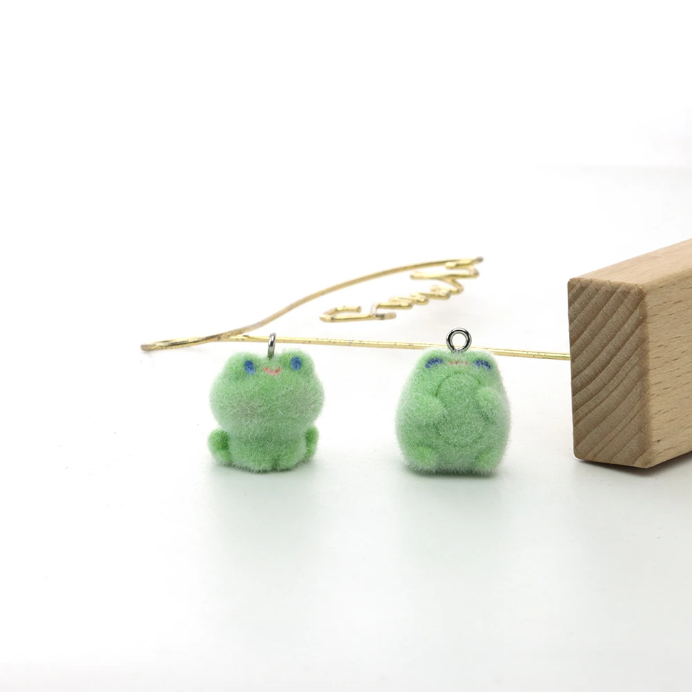 30 PCS 3D Resin Flockin Frog Charms Cute Mini Plush Doll Pendant for Necklace Keychain Making DIY Jewelry Accessories Wholesale