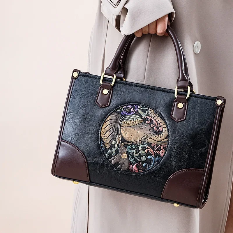 

Chinese Style Handbag Fashionable Retro Winter High-end Embossed Shoulder Bag Light Luxury Contrasting Color Messenger Bag