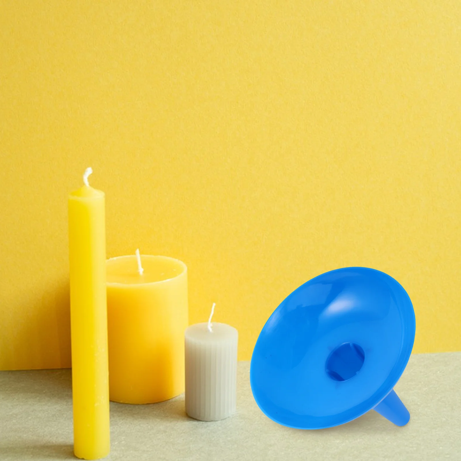 

50Pcs Blue Reusable Wax Catcher for Taper Candles Plastic Drip Protector Holder Church Holiday Events Bobeches for Candlesticks