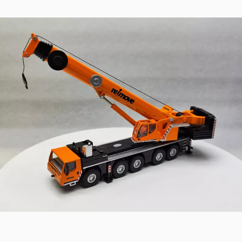 

1:87 Scale Engineering Crane Construction Truck Simulation Alloy Model Suitable For Children's Gift Toy Adult Collectible