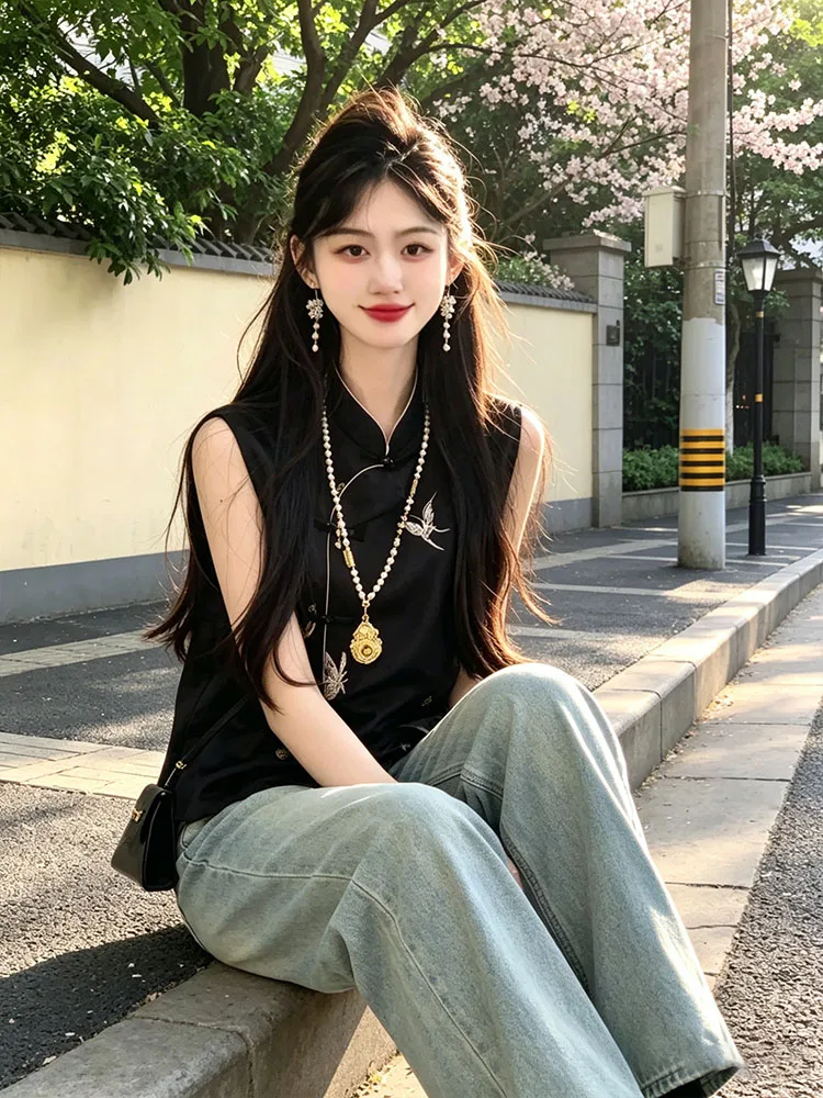 

Summer New Chinese Style Black Embroidery Sleeveless Shirt Commute Personality Asymmetrical Hem Slanting Button Top