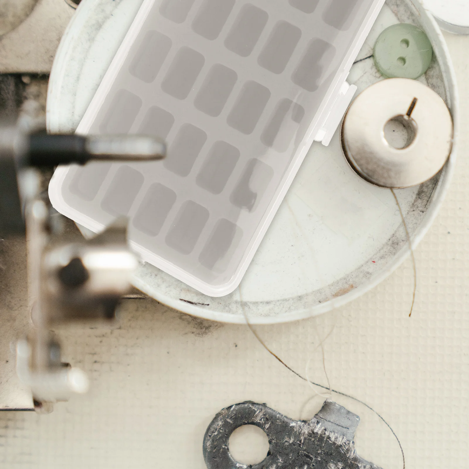 

30 Slots Case Organizer Storage Box For Sewing Supplies Bobbin Container Holder Empty Bobbin Cases Small Bobbins Case Durable