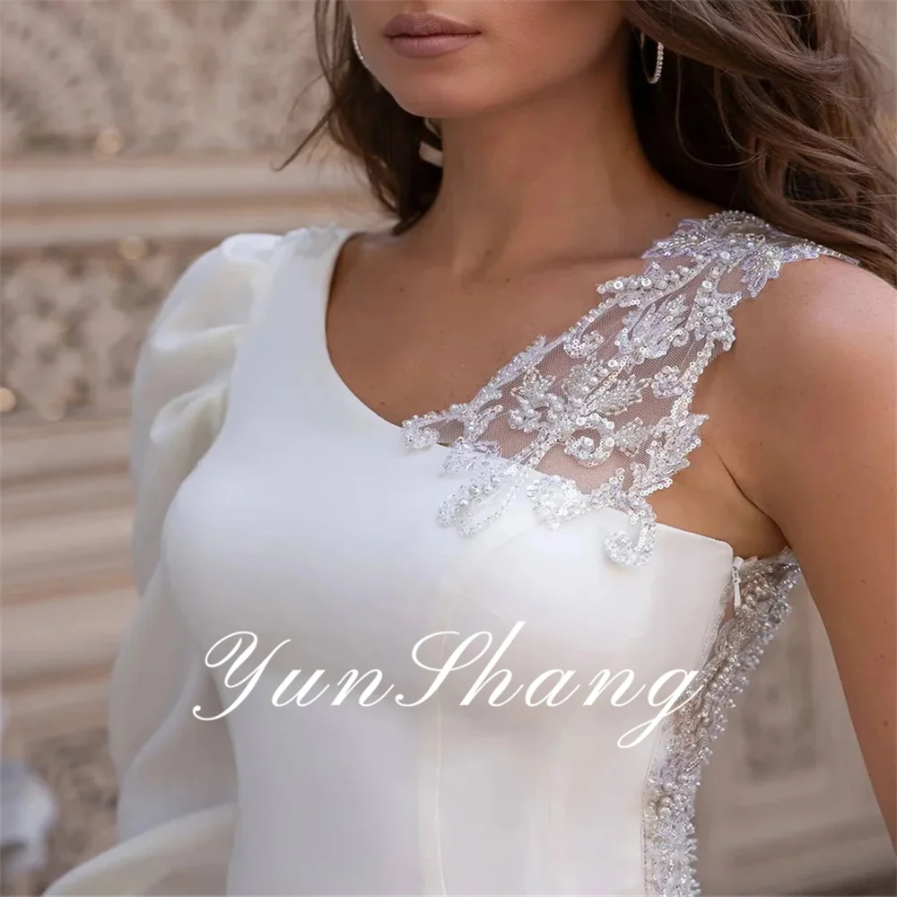 Yunshang-Vestidos De Novia De sirena para mujer, traje De encaje con un hombro descubierto, cuello redondo, ilusión trasera, tren De barrido