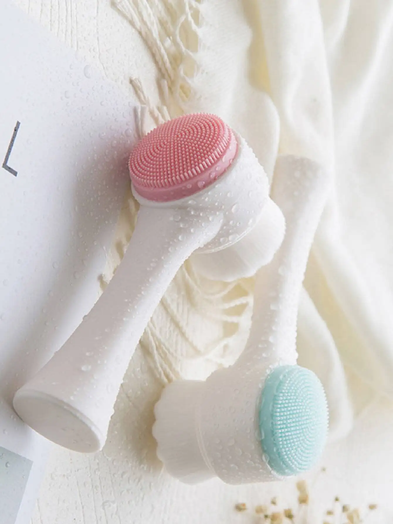 

Deep Cleanse And Exfoliate Your Skin With This 2-In-1 Face Brush Face Clean,Facial Brush,Bag,Organizer,Storage