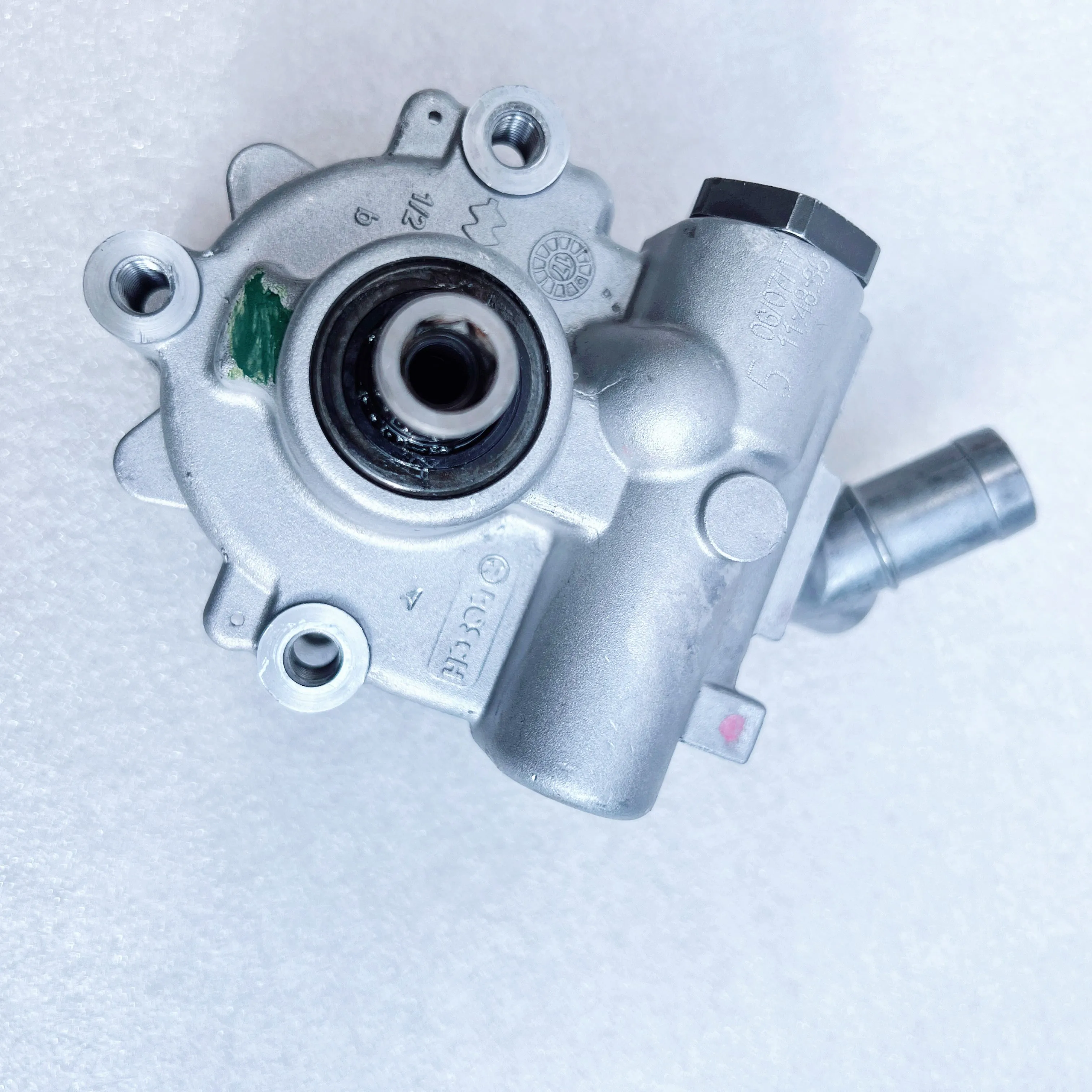 Power Steering Booster Pump 68146649AA, 52059899AE, Power Steering Pulley 53032956AA, suitable for: 3.8L, Wrangler