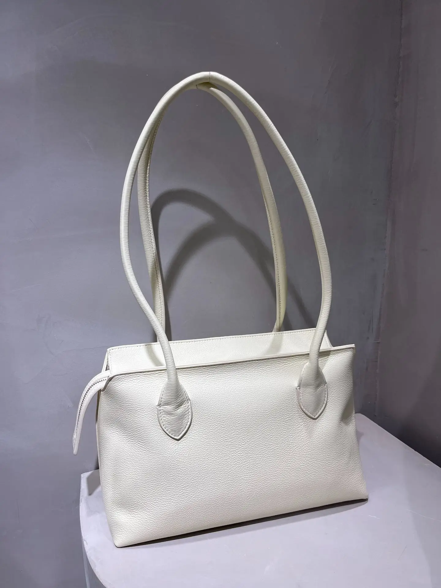 

2025SSS модная большая вместительная сумка, простая классическая сумка с длинной ручкой, повседневная сумка из мягкой кожи высокого качества на плечо