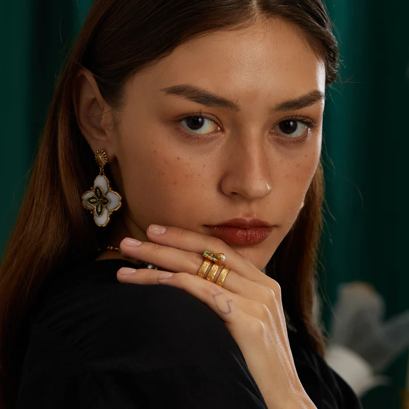 

Luxury Gold Color Flower Clover Ring Decoration Woman Vintage Spiral Wedding Party Gift Antique Jewelry Korean Designer 2025