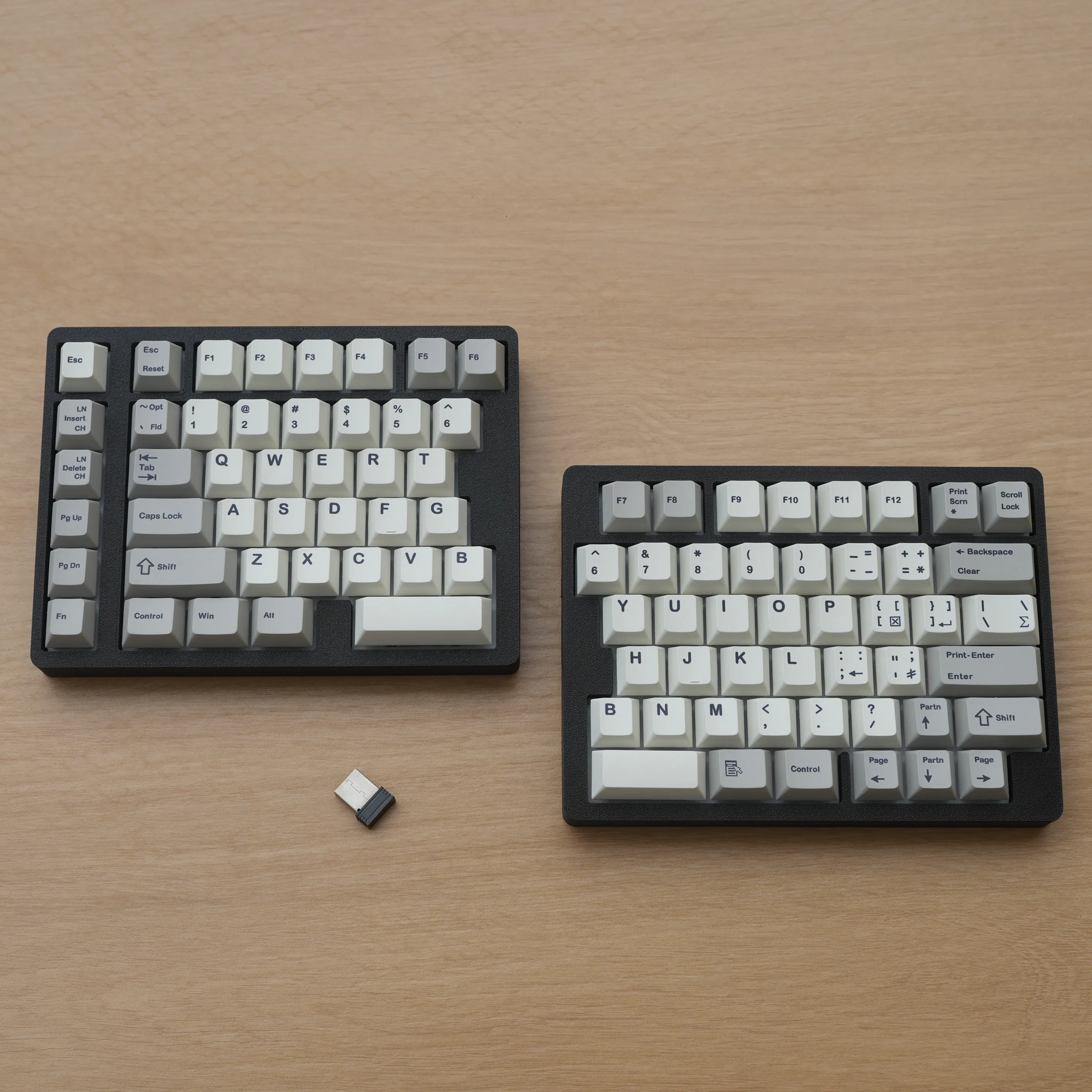 2.4g wireless 84 keys split keyboard hotswap VIAL mechanical keyboard with PBT keycap Cherry profile