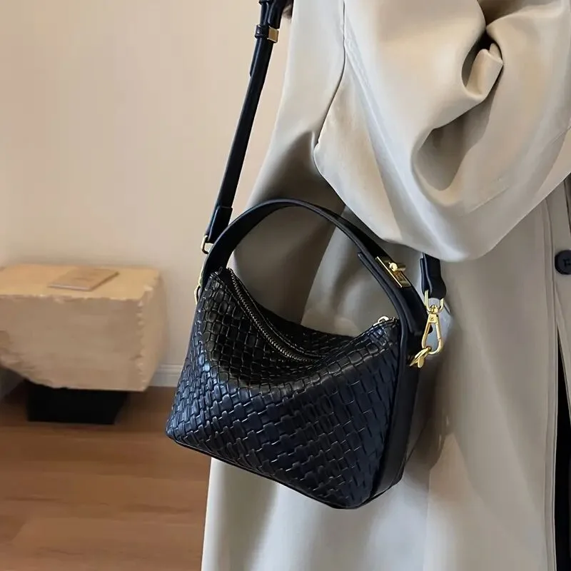 2024 New French Leather Woven Handbag Fashion Popular Large Capacity Shopping Out Daily Commute Crossbody Bag For Women Girls