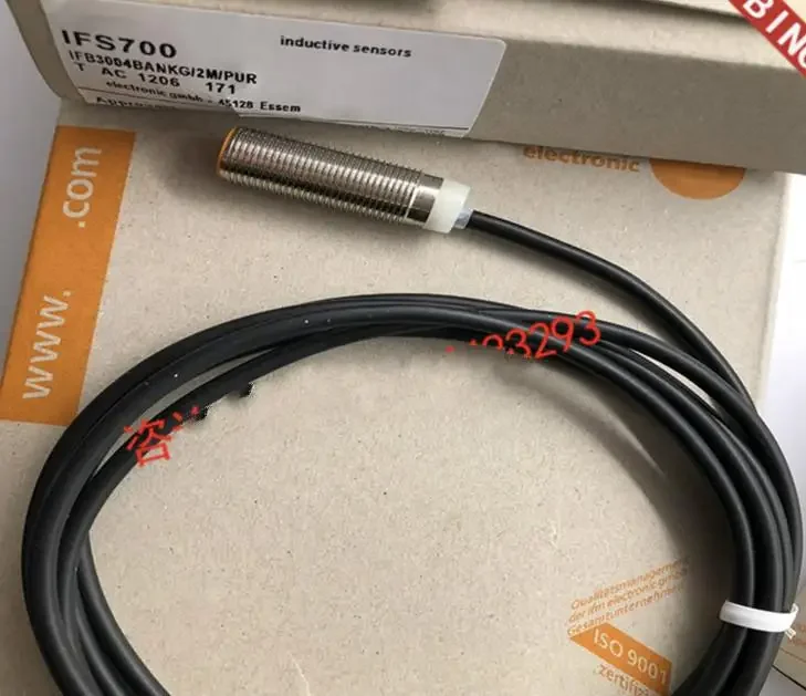 2pcs New High Quality IFM proximity switch IFS700 IFS703 IFS702 IFS707