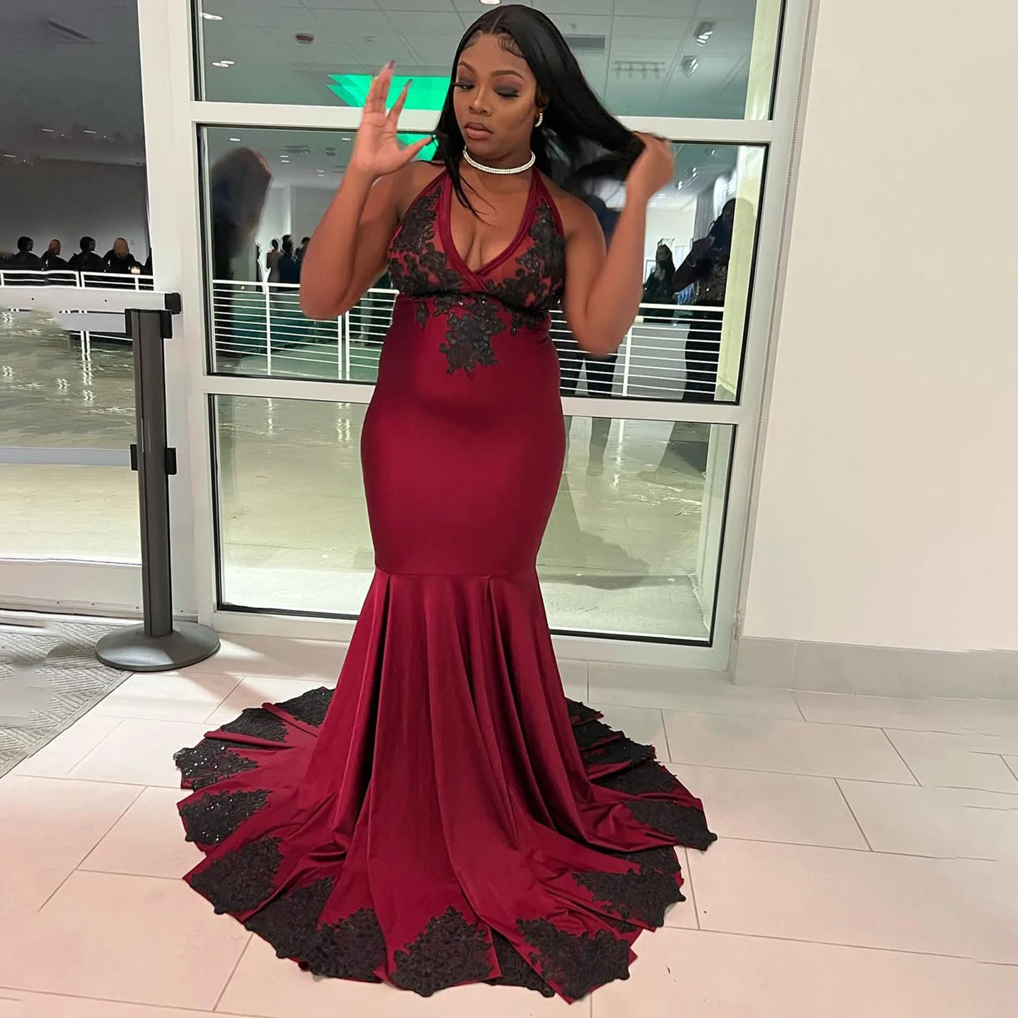 

Radia May Customized Burgundy Mermaid Prom Dresses Black Appliques V Neck Formal Party Gowns for Black Girls BP061