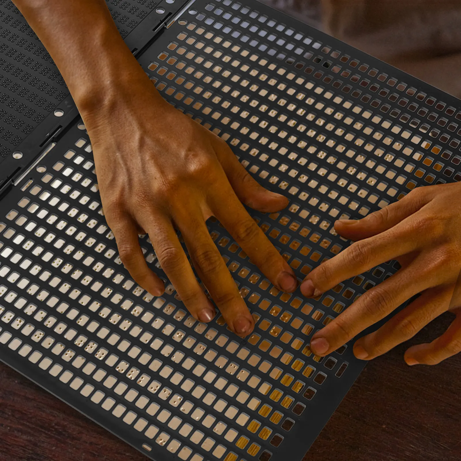 

30-Cell Braille Writing Board Heavy-Duty Braille Learning Tool with Pen Clear Readable Dots Ideal for Blind Students Portable