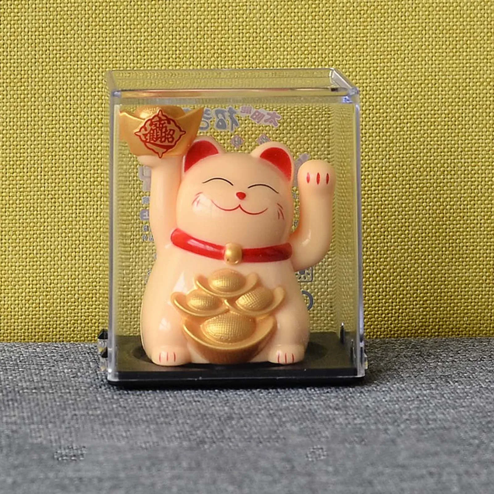 Maneki Neko Cute Dashboard Ornament for Business Owners Solar Waving Lucky Cat Figurine Home Office Store Decor Gift